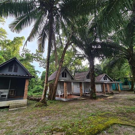 Vijit Bungalow Koh Phayam Buitenkant foto