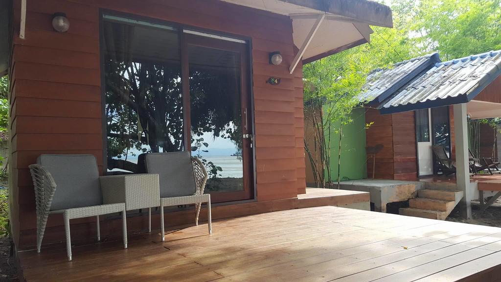 Vijit Bungalow Koh Phayam Buitenkant foto
