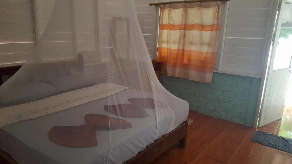 Vijit Bungalow Koh Phayam Buitenkant foto