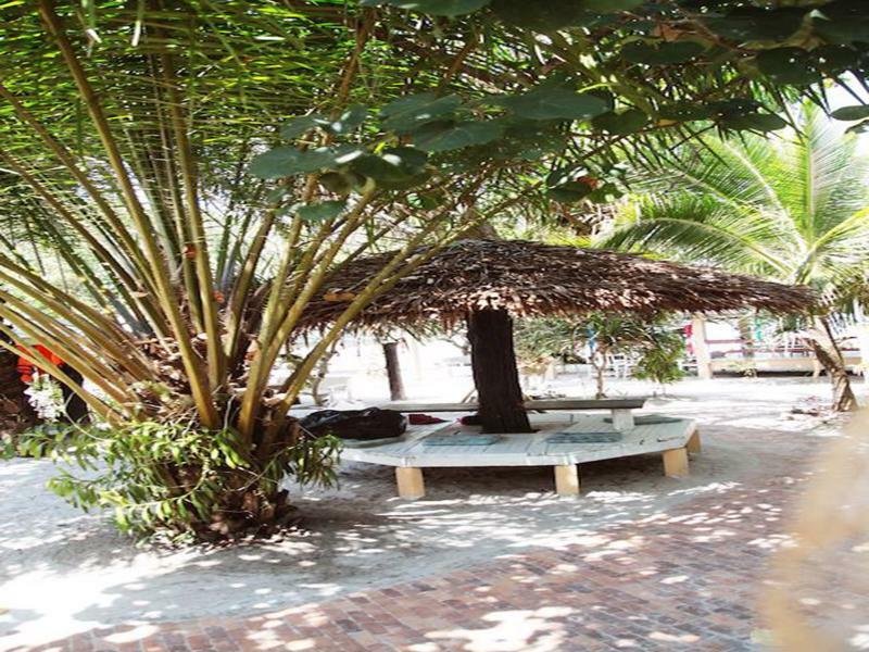 Vijit Bungalow Koh Phayam Buitenkant foto
